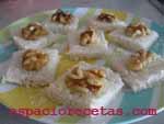 Canapés de roquefort y nueces al microondas