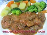 Carne con tomate