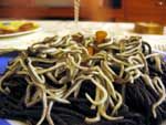 Espaguetis negros con gulas